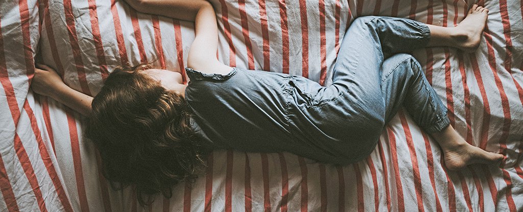 Scientists Say This Is The Ideal Amount of Sleep to Get For Heart ...