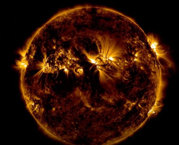 Amazing NASA Video Squeezes Over 100 Days on The Sun Into 1 Hour ...