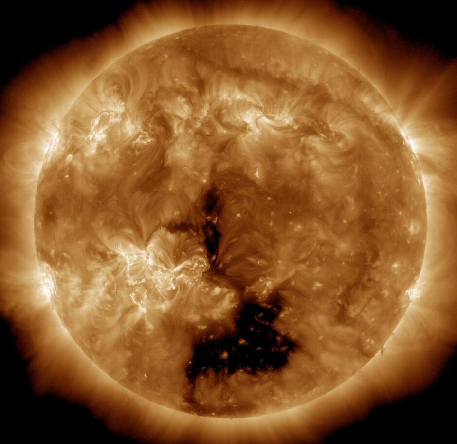 'Giant Hole' in The Sun Predicted to Unleash Stunning Light Show Across