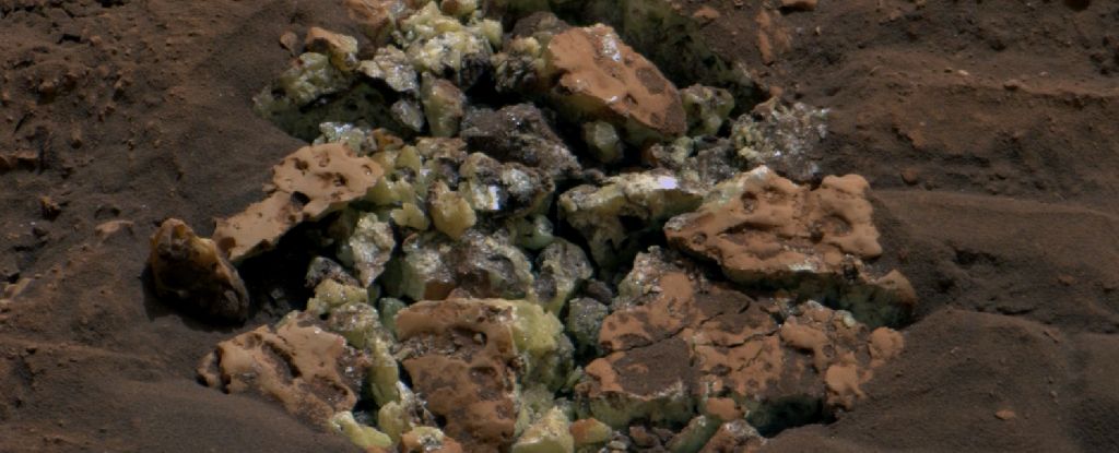 Curiosity Cracked Open a Rock on Mars And Found a Huge Surprise