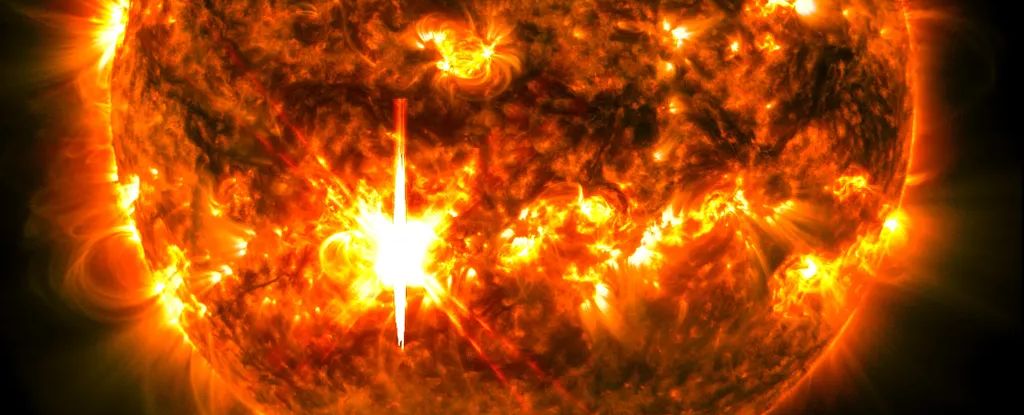 The Sun Unleashed a Huge Solar Flare at Earth, And We’re on Aurora Alert : ScienceAlert