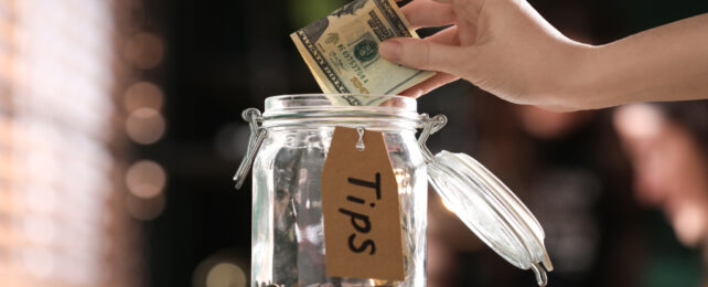 Study Reveals How Pressure to Tip Affects The Customer's Behavior