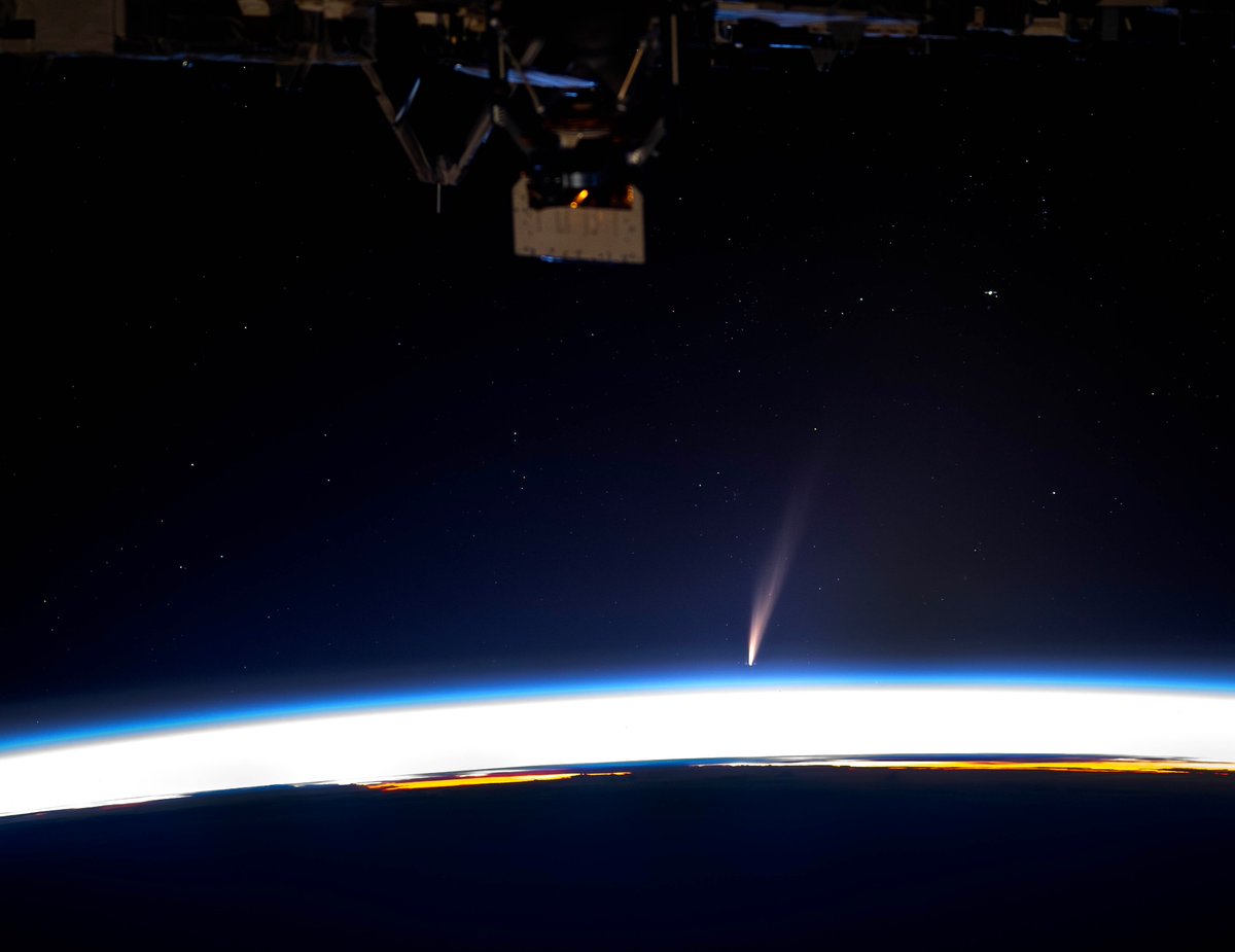 Comet G3 ATLAS streaking over Earth as seen from the ISS