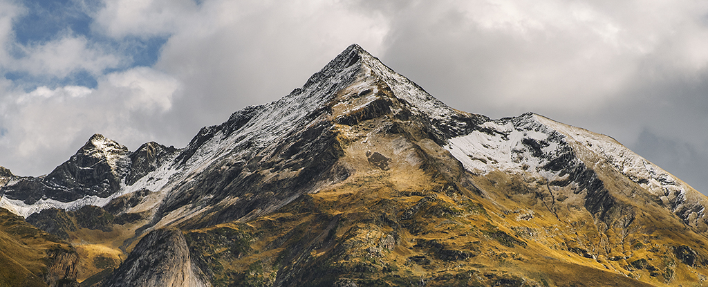 Tapping into Nature's Hidden Treasure: Unveiling Massive Hydrogen Reserves in Mountain Ranges