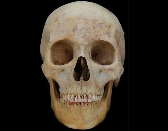 'Red Princess' Burial Is The First Ever Seen With Teeth Dyed Red With Toxic Cinnabar