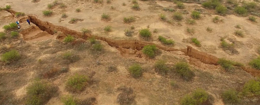 Scientists Have Released Footage of a Giant, 3-Km Crack That Opened Up ...