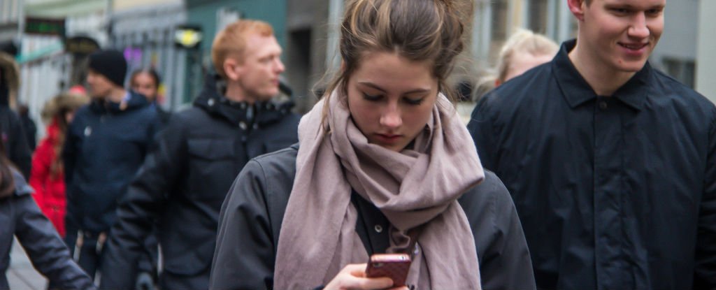 Here's How Checking Your Phone Could Be Ruining Both Your Body And Your