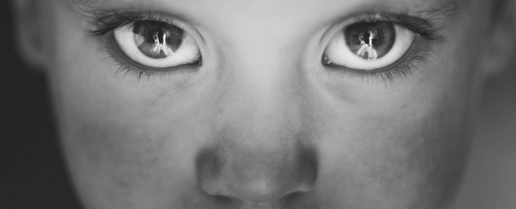 Staring Into Someone’s Eyes For 10 Minutes Induces An Altered State Of Consciousness